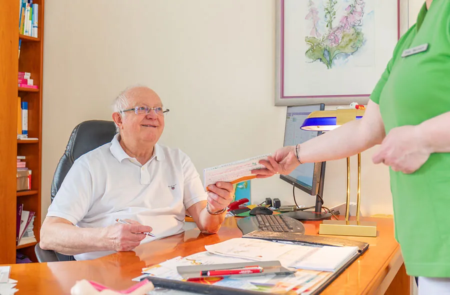 Dr.med. Heinz Küpping Facharzt für Frauenheilkunde. u. Geburtshilfe